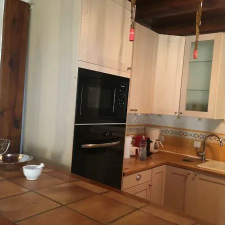 Le Tresquel 펜션 모스튀에줄